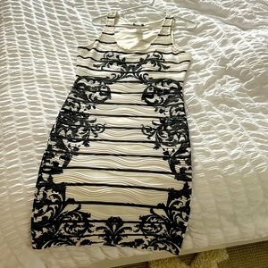 Form fitting dress, size m